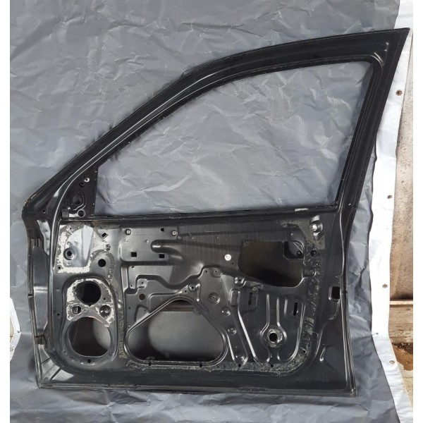 Porta Dianteira Vectra 1997 1998 1999 2001 2002 2005 Direita