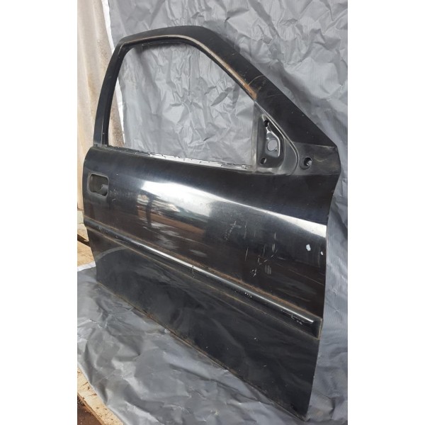 Porta Dianteira Vectra 1997 1998 1999 2001 2002 2005 Direita