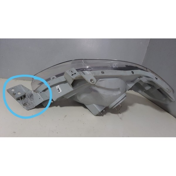 Farol Hilux Srv 2005 2006 2007 2008 Direito Marca Tyc
