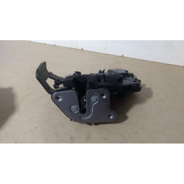 Fechadura Kwid Porta Traseira Esquerda 825030253r 2017/18