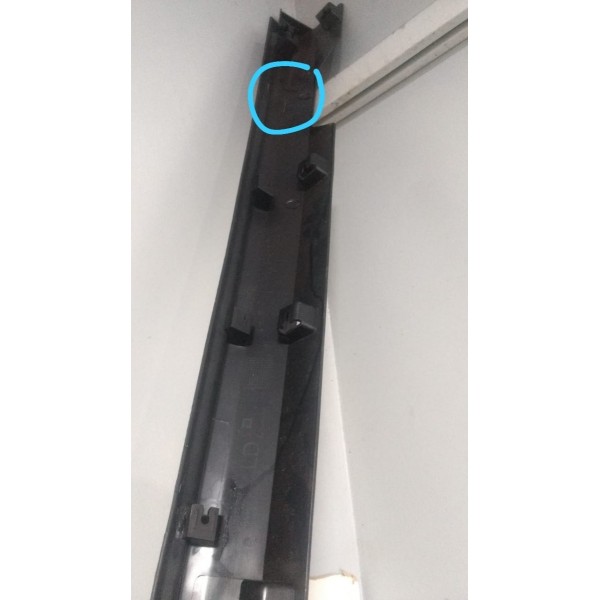Spoiler Lateral Tracker 2021 Direito 26227795