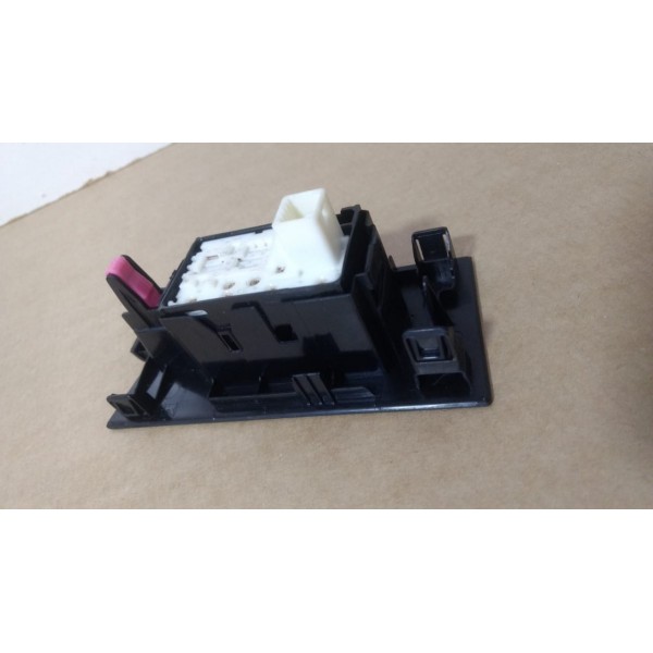 Botão Vidro Traseiro Direito Toyota Corolla 15/19 7427102750
