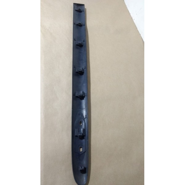Clio 99/09 Friso Porta Dianteira Esquerdo 8200027500