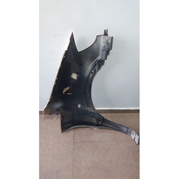 Para Lama Esquerdo Gm Zafira 2001/2011 Com Furo Pisca