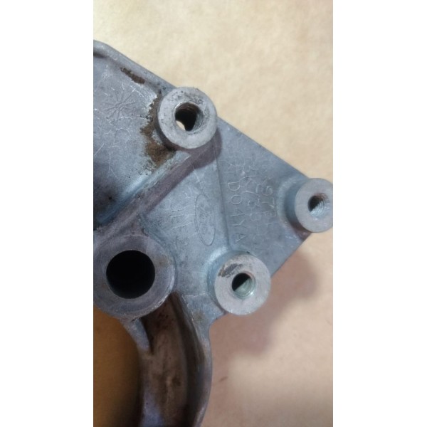 Suporte Bomba Dir Hidráulica Focus 1.8 2.0 16v 97bb3k738ca