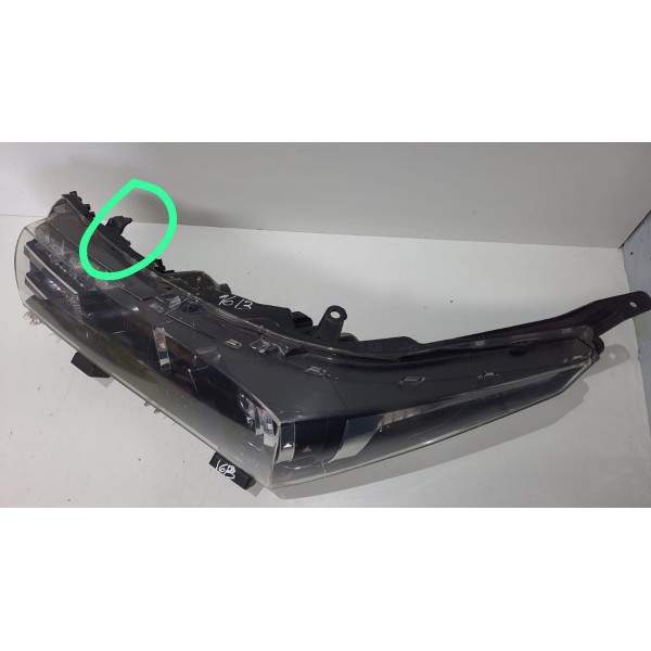 Farol Esquerdo Corolla 2015 2016 Com Led (detalhe)