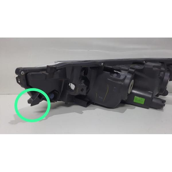 Farol Direito Toyota Yaris Cromado Original Sem Led