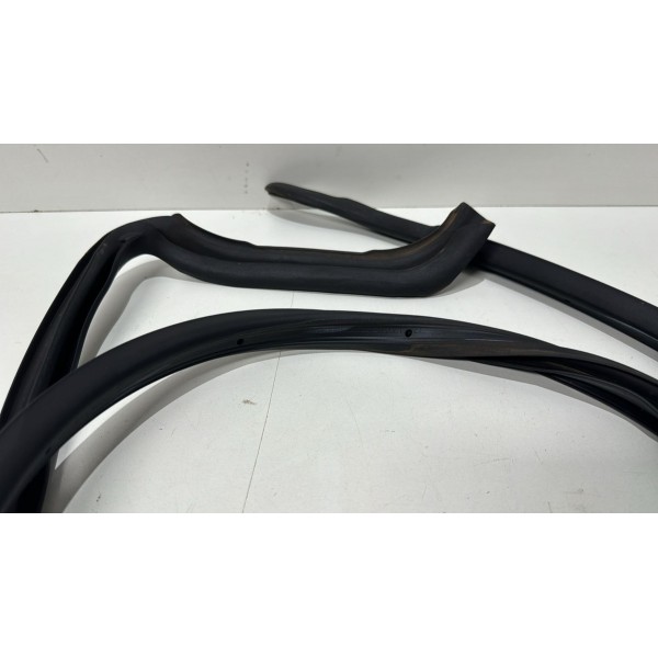 Borracha Pingadeira Lateral Esquerda Honda Hrv 2015/2021