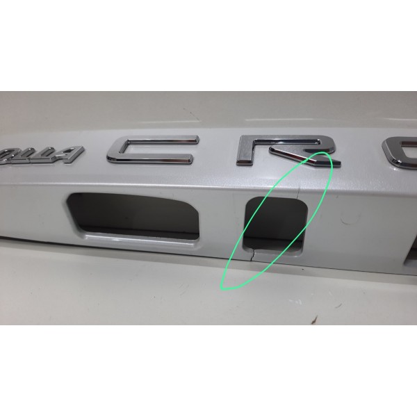 Moldura Tampa Traseira Corolla Cross 2021 2022 2023 Detalhe