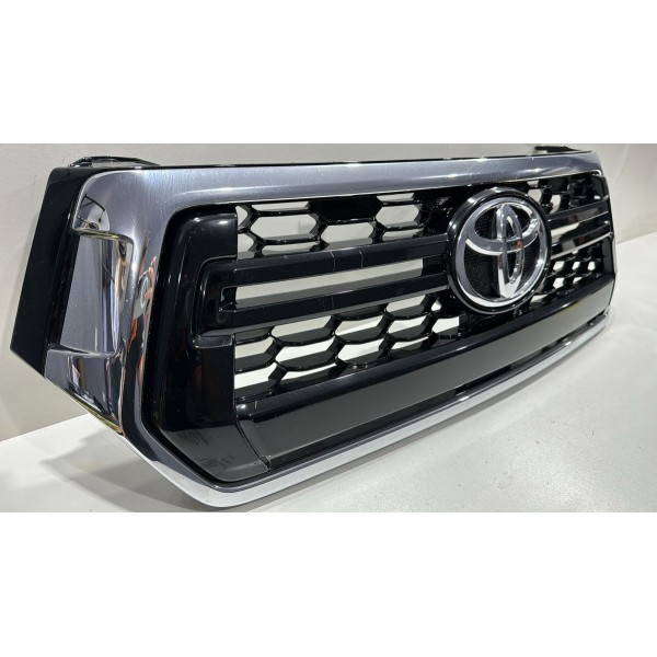 Grade Hilux 19/20 Original Usado Pequeno Detalhe