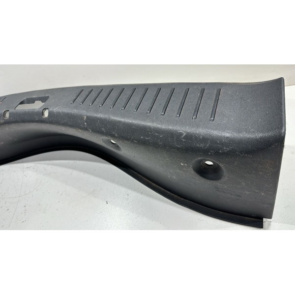Soleira Porta Malas Ford Focus Hatch 2009/2013