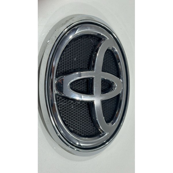 Emblema Grade Toyota Hilux 2017 A 2021 Original Usado!