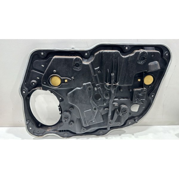 Moldura Suporte Maquina Vidro Dianteira Esquerda Fiat Toro