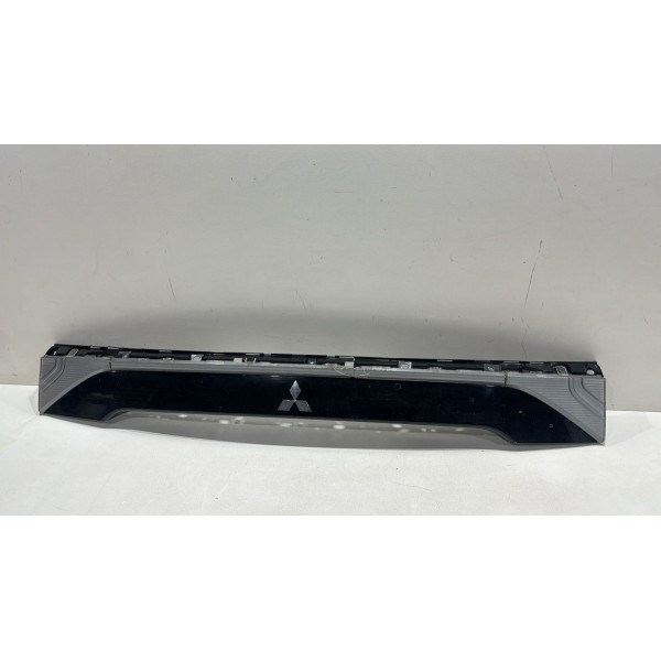 Friso Moldura Aplique Tampa Porta Malas Outlander 2014