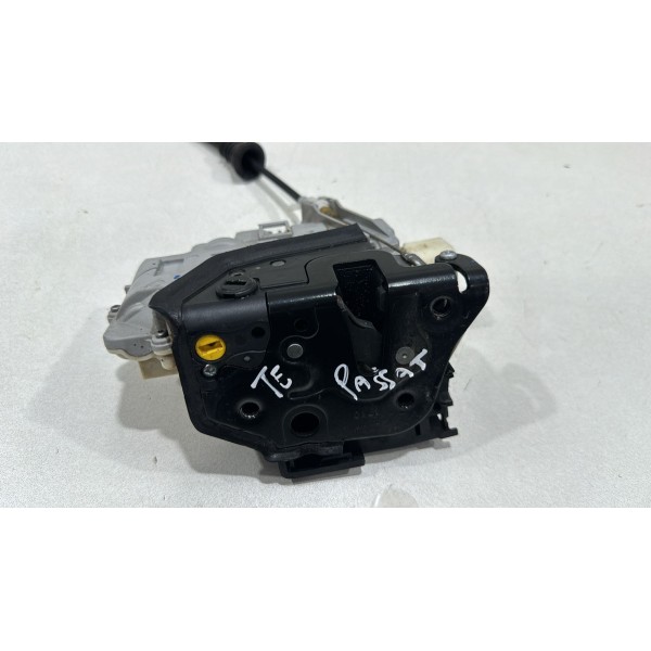 Fechadura Porta Traseira Esquerda Vw Passat 2006 Á 2010