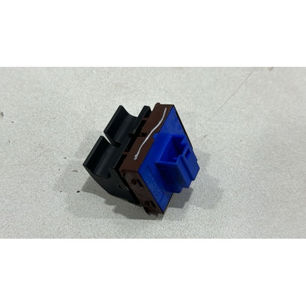 Botão Portinhola E Porta Malas Vw Passat 2006 Á 2010 Usado