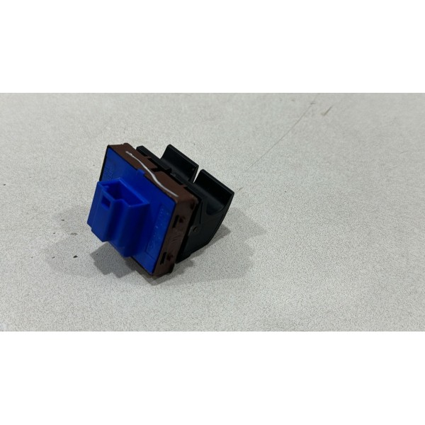 Botão Portinhola E Porta Malas Vw Passat 2006 Á 2010 Usado