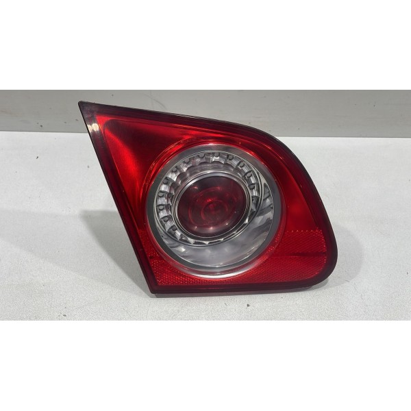 Lanterna Tampa Traseira Esquerda Vw Passat B6 2006 Á 2010
