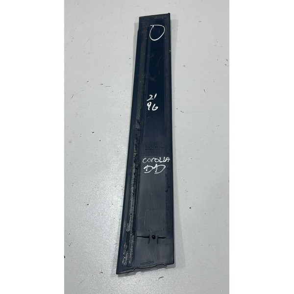 Acabamento Porta Dianteira Direita Corolla 2015 /19 105797a2