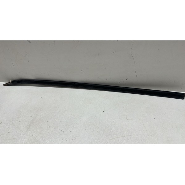 Moldura Esquerda Parabrisa Gm Cruze 2017 2018 2019 2020 2021
