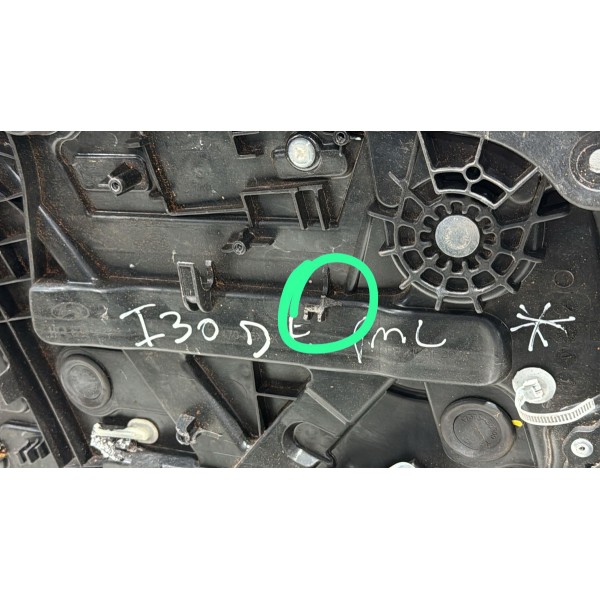 Máquina De Vidro Dianteira Esquerda Hyundai I30  2013/2017