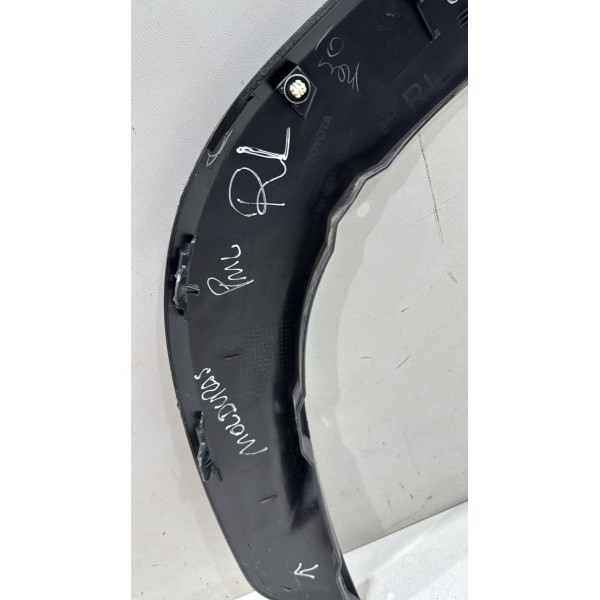 Aplique Paralama Traseiro Esquerdo Corolla Cross 2020 2021..