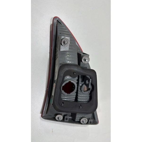 Lanterna Esquerda Tampa Hyundai Hb20 Hatch 12/19 924031s000