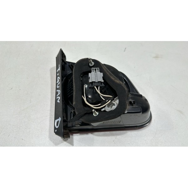 Lanterna Tampa Traseira Lado Direito Vw Tiguan 2007 A 2011 Direito/passageiro