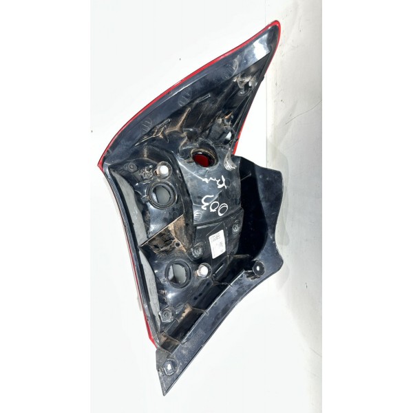 Lanterna Direita Gm Onix 2017 2018 2019 Original / Detalhe