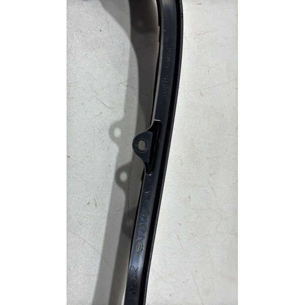 Moldura Direita Aplique Tampa Traseira Prius 7681547010