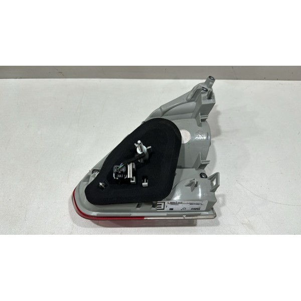 Lanterna Esquerda Tampa Peugeot 2008 Usado Original 2016/21