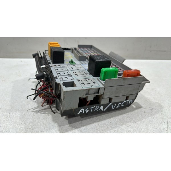 Caixa D Fusíveis Rele Gm Astra Vectra Meriva Zafira 90589979