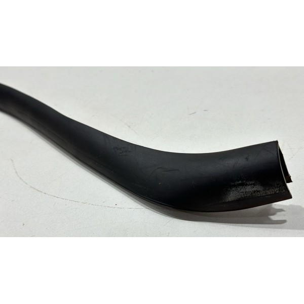 Borracha Pingadeira Traseira Esquerda Ford Fusion 2013/2016