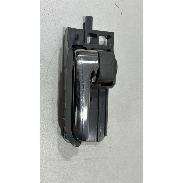 Maçaneta Interna Dianteira Esquerda Hilux 2005 A 2015 Usado