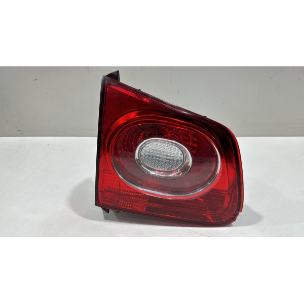 Lanterna Tampa Traseira Lado Esquerdo Vw Tiguan 2007 A 2011