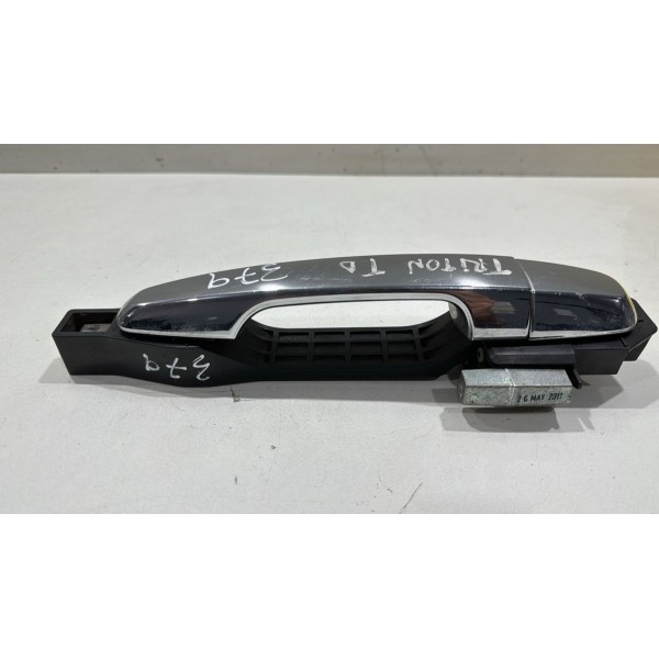 Maçaneta Porta Traseira Direita L200 Triton 2010 2011 2012 Maçaneta Porta Traseira Direita L200 Triton 2010 2011 2012