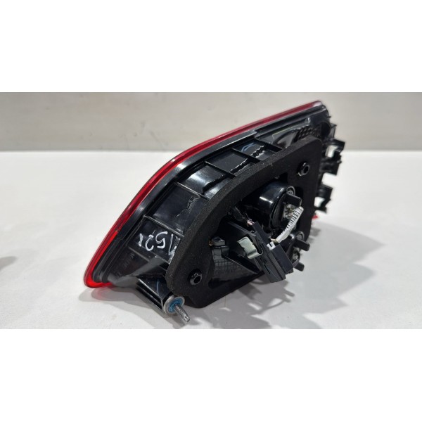 Lanterna Tampa Traseira Direita Gm Onix Sedan Plus 2020 2023 Direito Vermelho/fumê