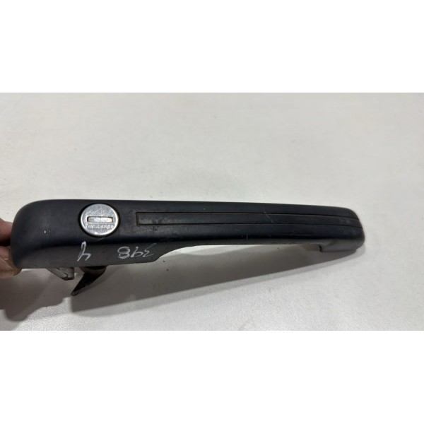 Maçaneta Externa Dianteira Direita Volkswagen Santana 1993