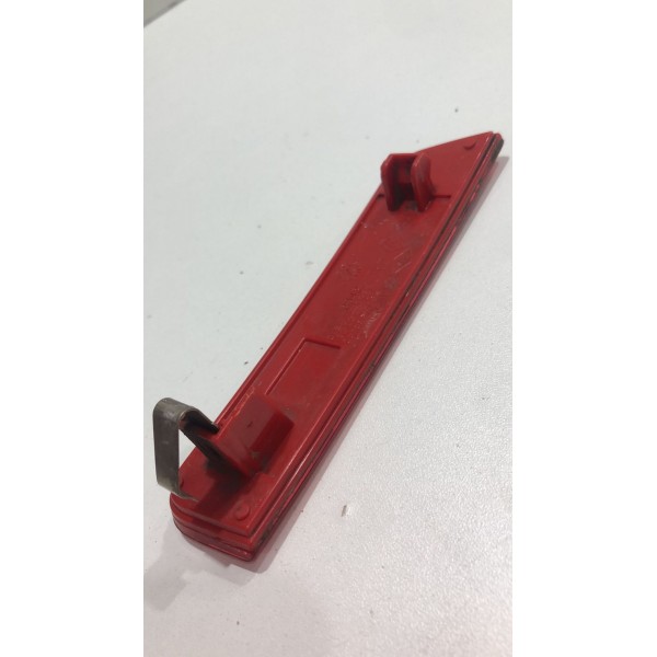 Olho Gato Traseiro Direito Duster 2016 / 2019 8200384036 Vermelho