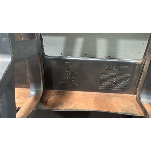 Parachoque  Traseiro Fiat Uno Vivace 2010 2011 2012 A 2015