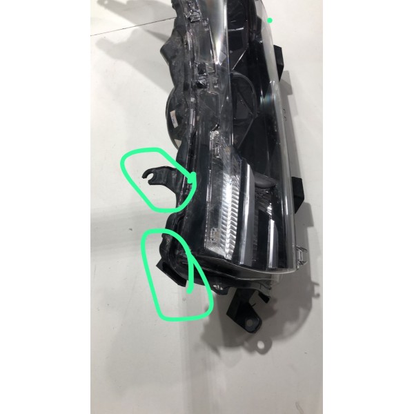Farol Esquerdo Toyota Corolla 2015 2017 68117002g2100 Usado