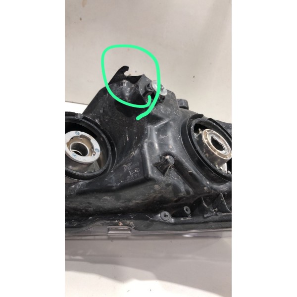 Farol Esquerdo Toyota Corolla 2015 2017 68117002g2100 Usado