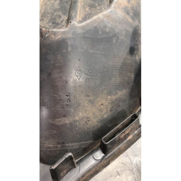 Moldura Esquerda Farol Milha Sandero Logan 2015 A 2017 Usado
