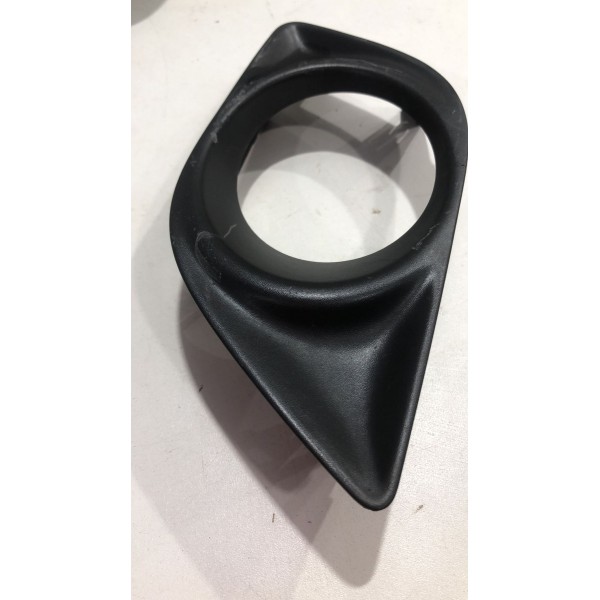 Moldura Farol Milha Lado Direito Nissan Versa 2011/2015