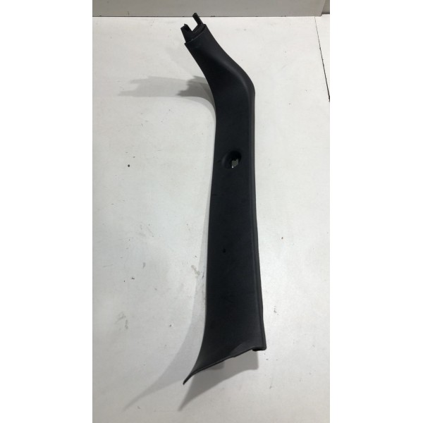 Moldura Acabamento Tampa Tras Esquerda Ford Focus 2001 2008