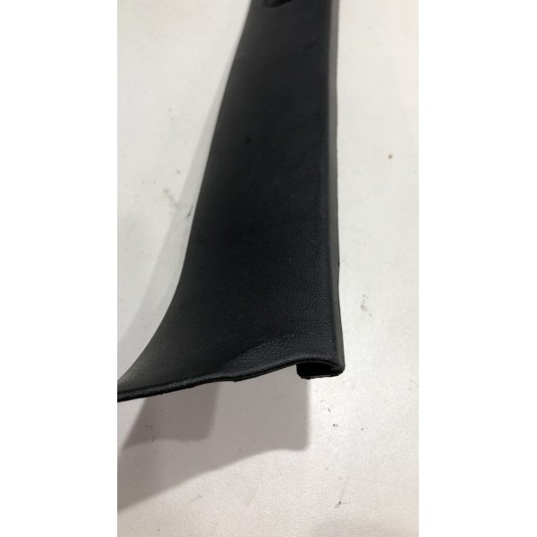 Moldura Acabamento Tampa Tras Esquerda Ford Focus 2001 2008