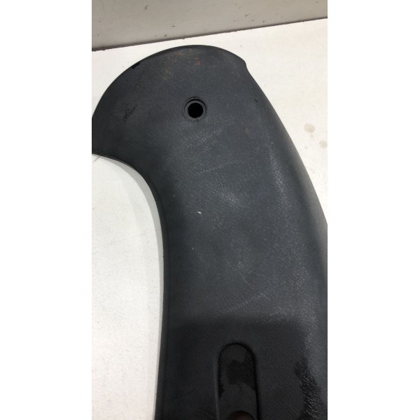 Moldura Coluna Central Direito Gm Celta 2001/02 93330809
