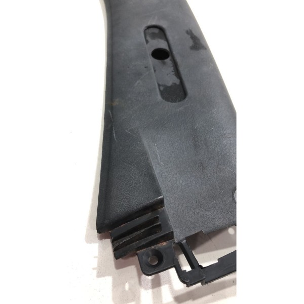 Moldura Coluna Central Direito Gm Celta 2001/02 93330809