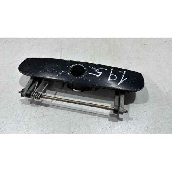 Macaneta Tampa Traseira Volkswagen Polo 2003/2008 6q6827565