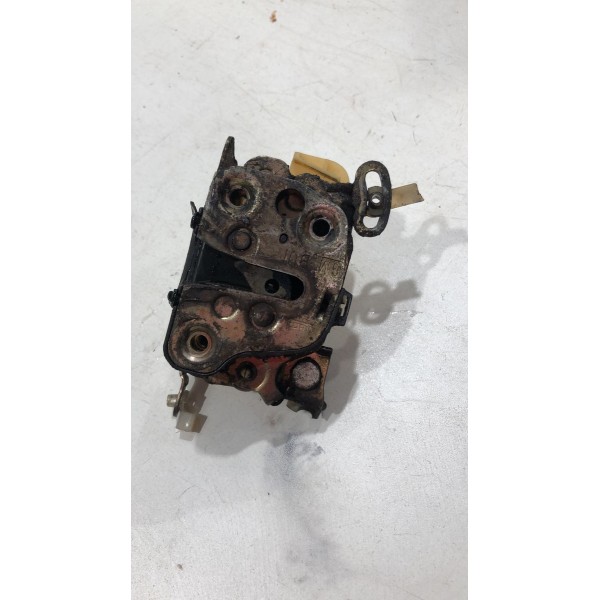 Fechadura Manual Dianteira Esquerda Gm Corsa 2002 2005 2008